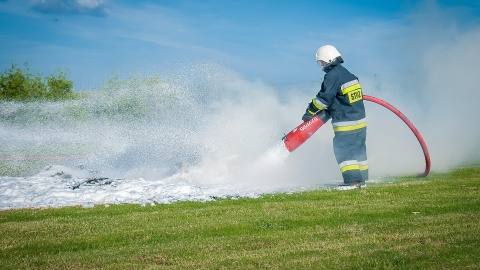 Inscenizacja wypadków, pożarów, akcji na wysokości - ćwiczą strażacy z czterech województw