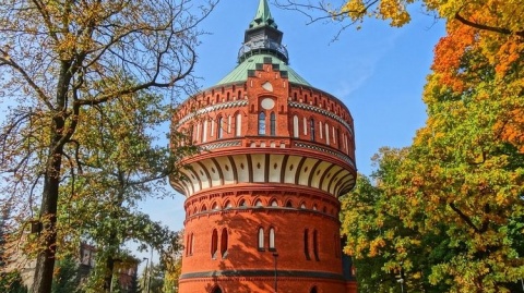 Coraz piękniej w okolicach wieży ciśnień w Bydgoszczy [wideo, galeria]