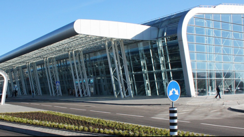 Władze Ukrainy zastanawiają się nad otwarciem lotnisk. Pierwszy mógłby być Lwów