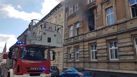 Pożar kamienicy w centrum Bydgoszczy. Strażacy ewakuowali mieszkańców