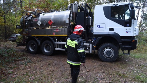 Po wycieku ropy z rurociągu w Żurawicach: czy doszło do skażenia gleby i wody
