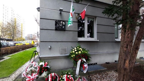 W Toruniu upamiętnili strajkujących rolników. Złożono kwiaty pod specjalną tablicą