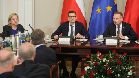 Kraje bałtyckie, Czechy i Słowacja deklarują wsparcie dla władz Polski. Nie tylko oni