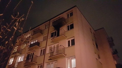 Nocny pożar bloku przy ulicy Stawowej w Bydgoszczy. Ewakuowano 30 osób