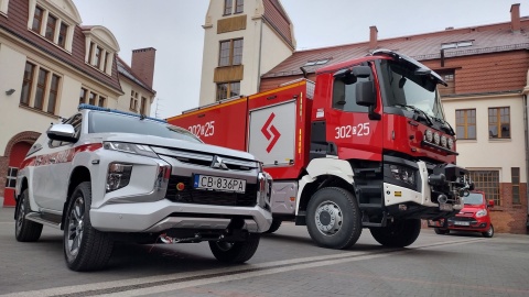 Największy wóz strażacki, jaki będzie służył w Bydgoszczy. Nowe auta przekazane [zdjęcia]