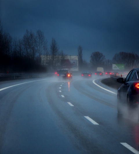 Uwaga, na drogach może być ślisko IMGW ostrzega przed marznącymi opadami deszczu