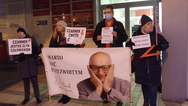 W Bydgoszczy i we Włocławku odbyły się protesty przeciwko lex Czarnek [wideo, zdjęcia]