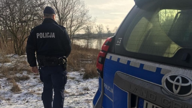 Uwaga na cienki lód Patrole nad jeziorami i stawami