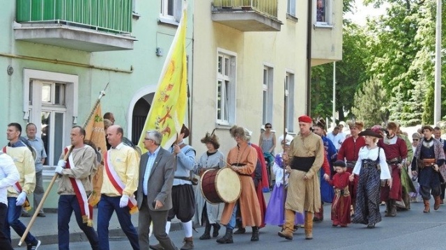 Kuchnia polska i ormiańska, pszczoły i koncerty. Jarmark w Nakle [program]