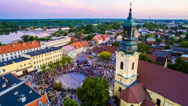 Stary Fordon od strony wody. Wakacyjne rejsy po Wiśle, zapisy od 17 czerwca