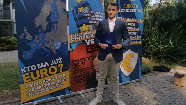 Młodzi Nowocześni chcą, by Polska weszła do strefy euro. Jak to tłumaczą