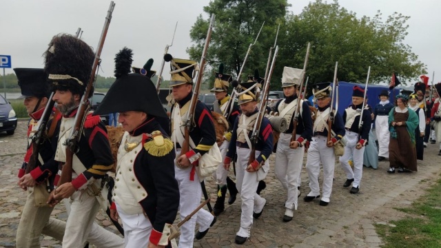 Pokazy uzbrojenia, musztra wojskowa i bitwa. Dni Twierdzy Grudziądz [wideo, zdjęcia]