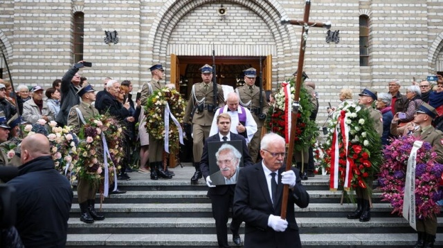 Franciszek Pieczka spoczął na cmentarzu w Aleksandrowie pod Warszawą