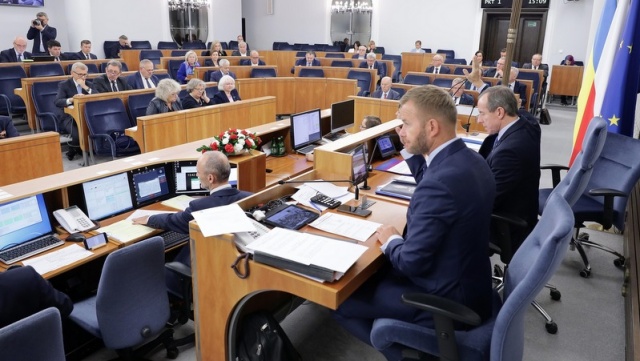 Senat wybrał 30 ławników Sądu Najwyższego - 26 z nich wskazał KOD