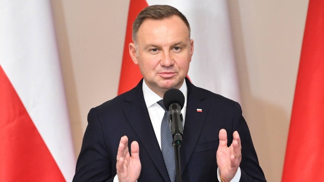 Prezydent podpisał ustawę wydłużającą kadencję samorządów