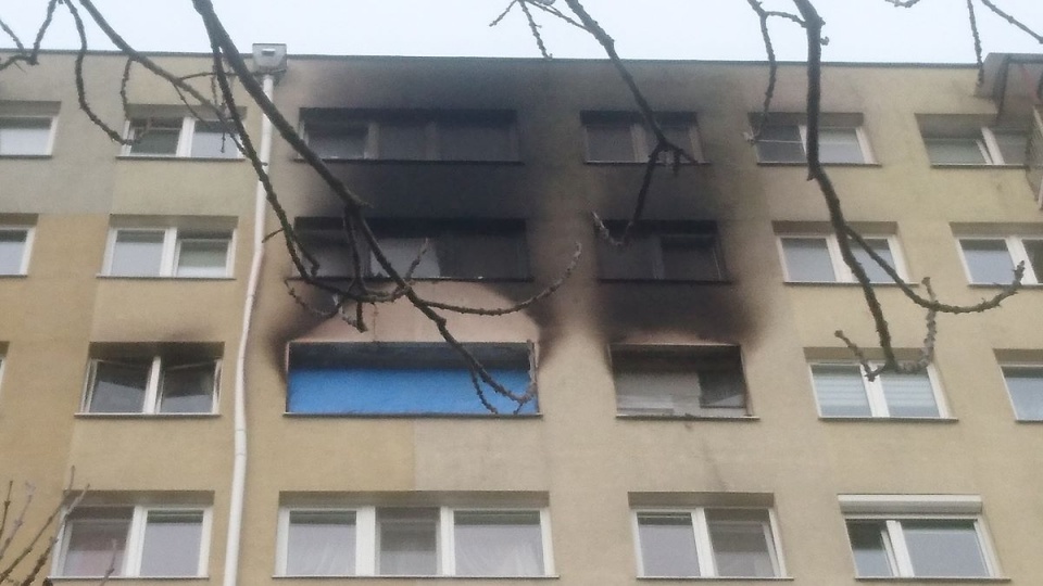 Po pożarze wieżowca przy ul. Gagarina w Toruniu/fot. Michał Zaręba