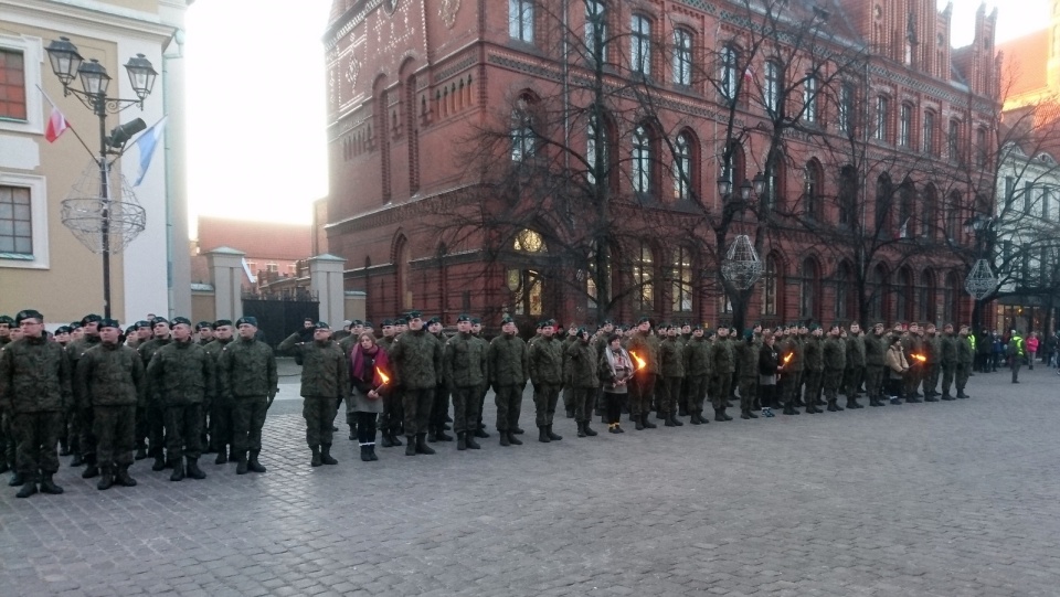 Uroczystość na Rynku Staromiejskim w Toruniu. Fot. Michał Zaręba