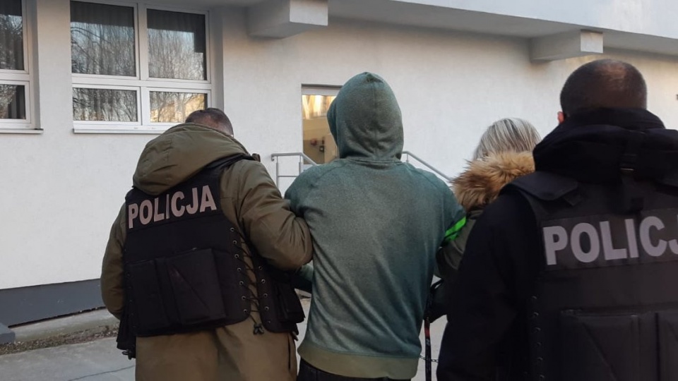 Sąd w Toruniu w środę aresztował na trzy miesiące 21-letniego Lucę L., któremu zarzucono m.in. trzy zbrodnie, w tym usiłowanie dwóch zabójstw przy użyciu noża z bardzo długim ostrzem/fot. nadesłane