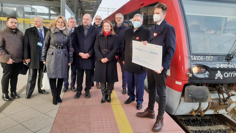 Mieszkańcy regionu znów mogą pojechać pociągiem z Torunia do Sierpca przez Lipno. Połączenie zostało przywrócone po prawie dwóch latach. Fot. Monika Kaczyńska