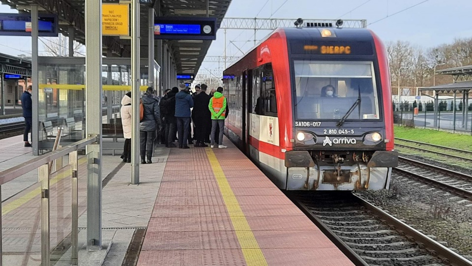 Mieszkańcy regionu znów mogą pojechać pociągiem z Torunia do Sierpca przez Lipno. Połączenie zostało przywrócone po prawie dwóch latach. Fot. Monika Kaczyńska