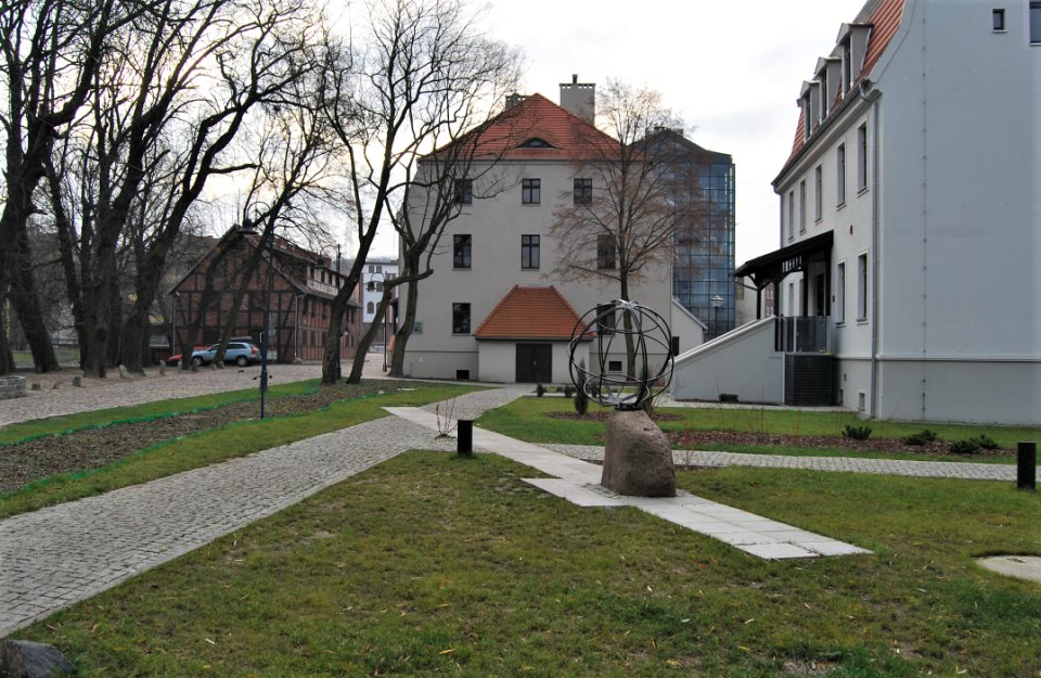 Obelisk 18. południka w Bydgoszczy./fot. Wikipedia