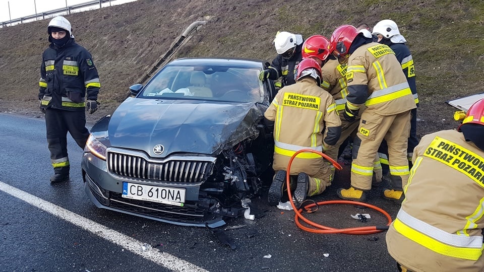 Wypadek na drodze serwisowej w Zielonce pod Bydgoszczą/fot. Bydgoszcz 998