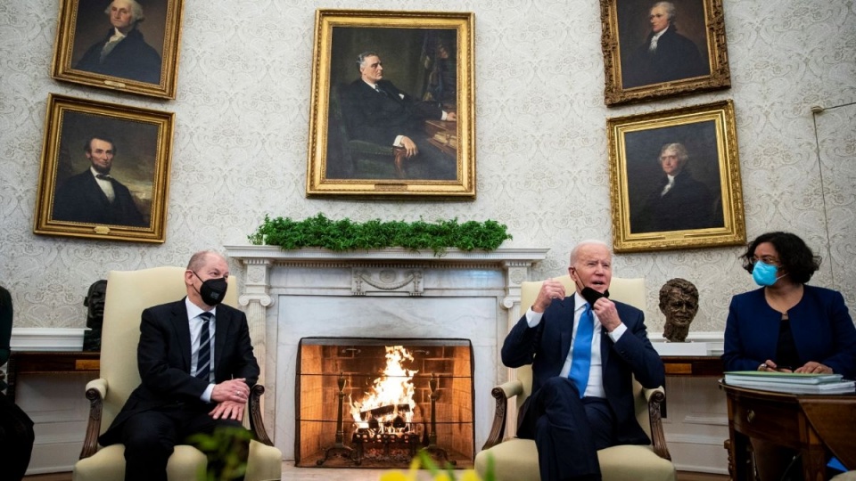 Prezydent USA Joe Biden podczas rozmowy z kanclerzem Niemiec Olafem Scholzem w Białym Domu/fot. PAP, EPA