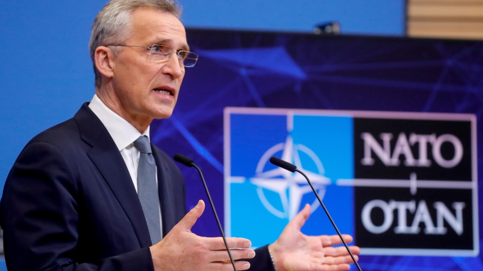 Sekretarz generalny NATO Jens Stoltenberg podczas konferencji prasowej. Fot. PAP/EPA/STEPHANIE LECOCQ