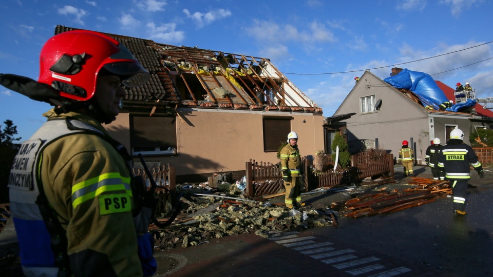 Zniszczone domy w Dobrzycy/fot. Tomasz Wojtasik, PAP