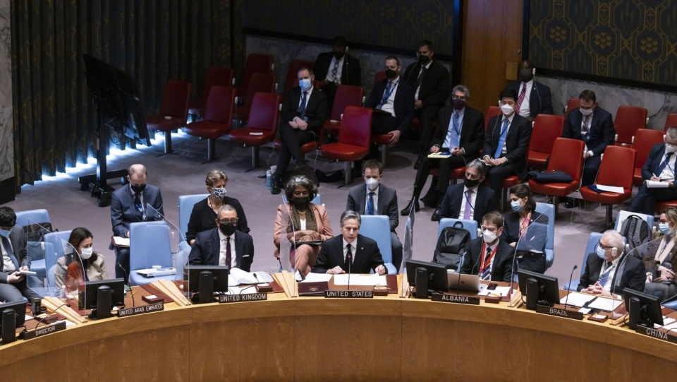 Sekretarz stanu Anthony Blinken przemawia na posiedzeniu Rady Bezpieczeństwa ONZ w sprawie napięć między Ukrainą a Rosją w siedzibie Organizacji Narodów Zjednoczonych w Nowym Jorku. Fot. PAP/EPA/JUSTIN LANE
