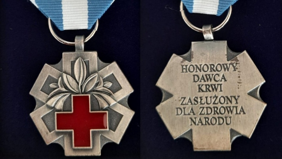 Bydgoski policjant otrzymał prestiżową odznakę Honorowy Dawca Krwi - Zasłużony dla Zdrowia Narodu/fot. nadesłane
