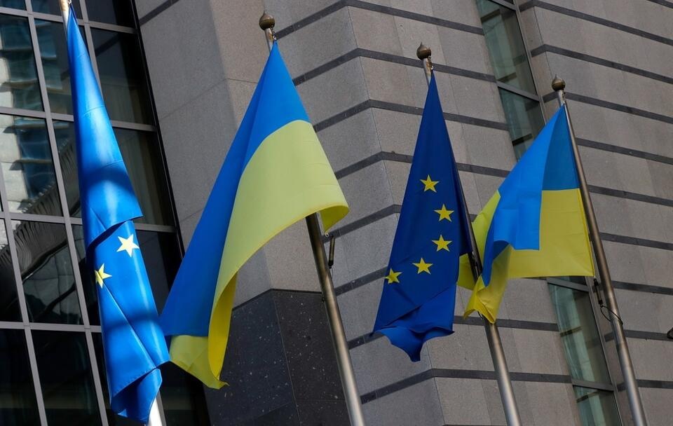 Prezydent Ukrainy Wołodymyr Zełenski podpisał wniosek o członkostwo jego kraju w Unii Europejskiej./fot. PAP/EPA/Stephanie Lecocq