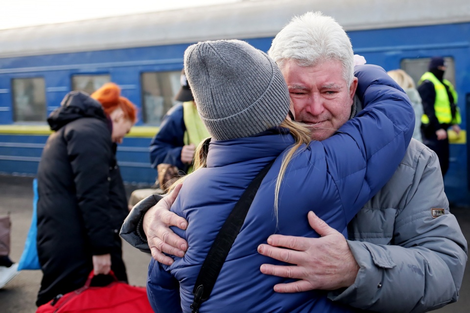 Uchodźcy z Ukrainy na stacji kolejowej w Sławkowie. Fot. PAP/Zbigniew Meissner