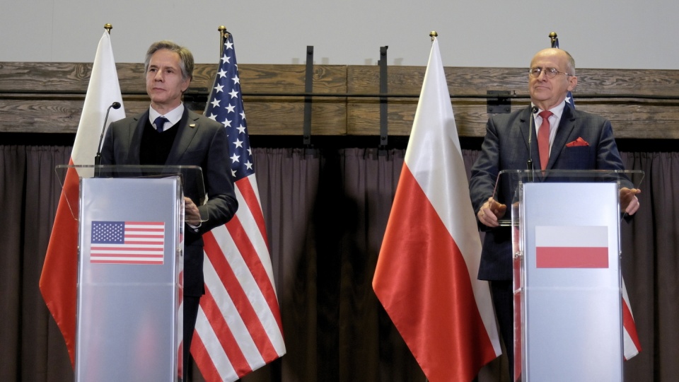Minister spraw zagranicznych Zbigniew Rau (z prawej) oraz sekretarz stanu USA Anthony Blinken podczas wspólnej konferencji prasowej nt. sytuacji na Ukrainie. Fot. PAP/Darek Delmanowicz