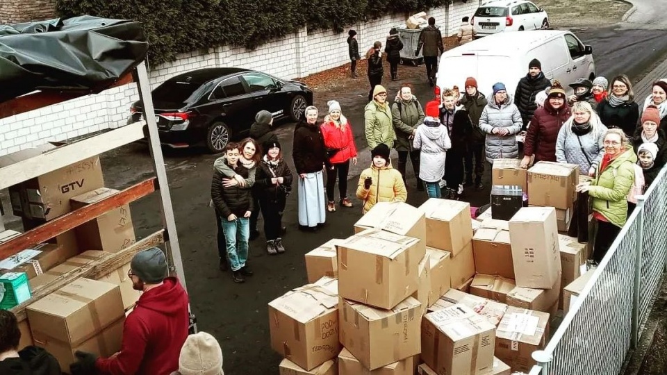 Szkoła Podstawowa nr 23 w Toruniu najpierw zbierała dary dla Ukrainy, a teraz przyjęła w swoje progi ukraińskie dzieci/fot. Facebook