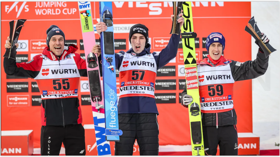 Podium niedzielnego konkursu w Obersdorfie (od lewej): Piotr Żyła, Timi Zajc i Stefan Kraft. Fot. fis-ski.com