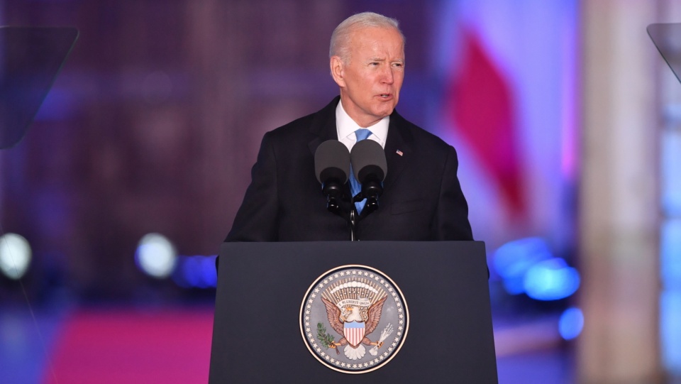Prezydent USA Joe Biden przemawia na Placu Zamkowym w Warszawie. Fot. PAP/Radek Pietruszka