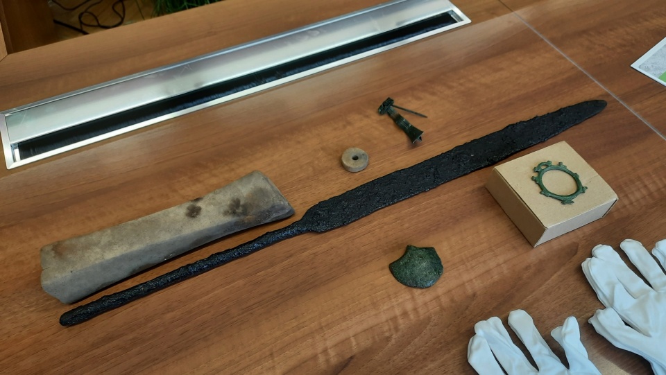 Artefakty odnalezione przez archeologów na terenie Wdeckiego Parku Krajobrazowego. Fot. Monika Kaczyńska