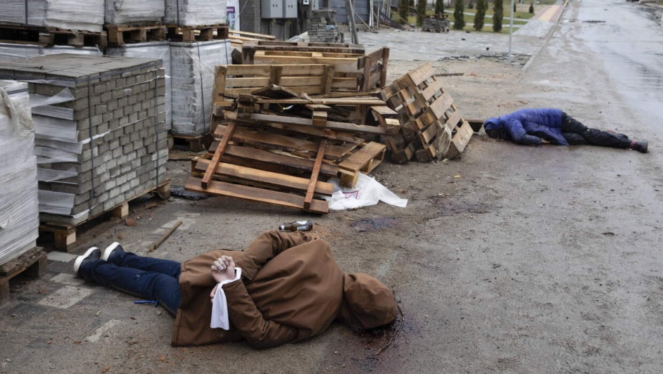 Ciała ukraińskich cywilów zabitych w Buczy przez rosyjskich żołnierzy/fot. PAP, EPA