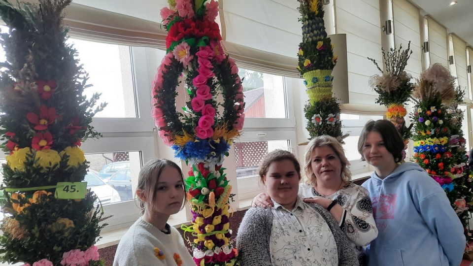 Gminny i powiatowy konkurs palm wielkanocnych zorganizowano w piątek w Bobrowie/fot. Monika Kaczyńska