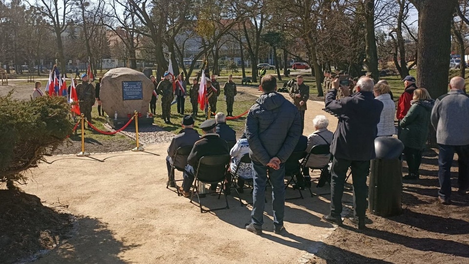 Uroczystość przy obelisku na Skwerze Inwalidów Wojennych w Bydgoszczy. Fot. Jolanta Fischer