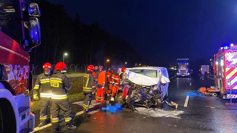 Wypadek w Toruniu, trzy osoby nie żyją/fot. KM OSP Toruń