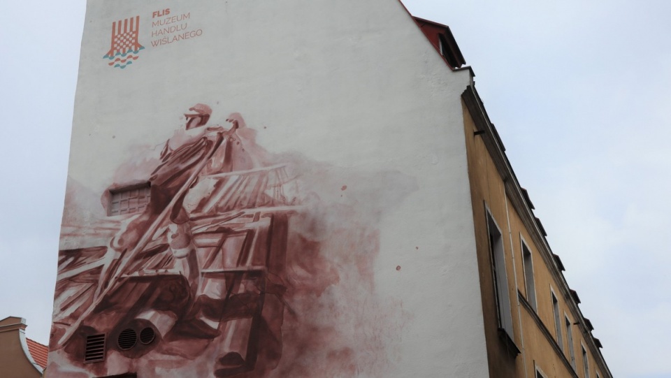 Grudziądz ma kolejny mural. Po kawalerzyście na koniu i Bronisławie Malinowskim przyszedł czas na Flisaka, czyli kolejny symbol miasta. /fot. nadesłane