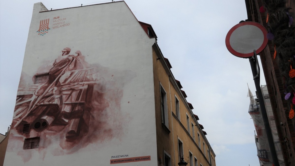 Grudziądz ma kolejny mural. Po kawalerzyście na koniu i Bronisławie Malinowskim przyszedł czas na Flisaka, czyli kolejny symbol miasta. /fot. nadesłane