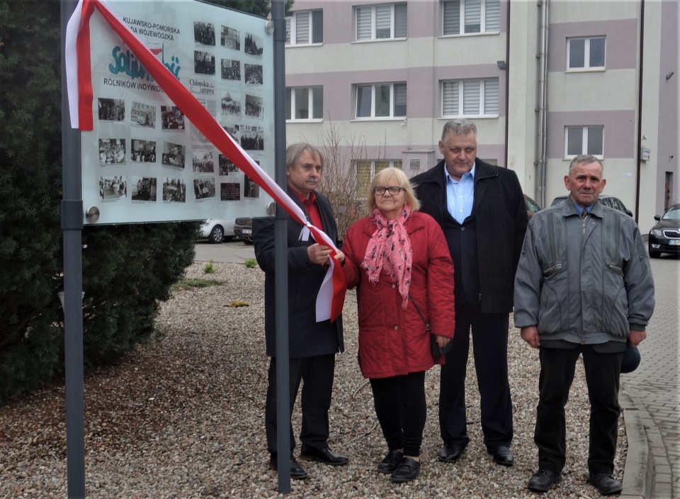 W Minikowie odsłonięto tablicę pamięci buntu chłopskiego i Porozumienia Bydgoskiego z 1981 roku. /fot. kpodr.pl