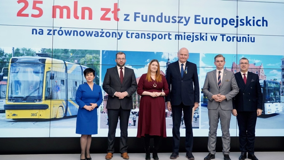 20 - tysięczne osiedle Jar w Toruniu zostanie połączone z centrum miasta linią tramwajową. Toruń otrzymał dodatkowe 25 mln zł m.in. na dokończenie budowy linii tramwajowej./fot. Ministerstwo Funduszy i Polityki Regionalnej