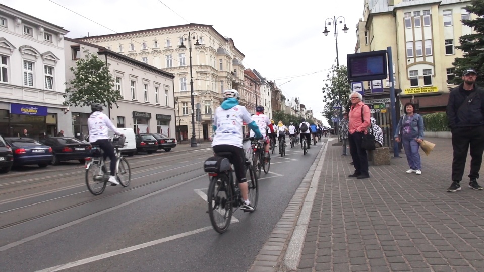 Peleton na ul. Gdańskiej w Bydgoszczy (jw)