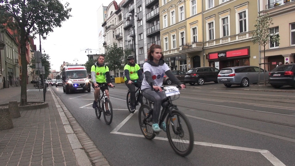 Peleton na ul. Gdańskiej w Bydgoszczy (jw)