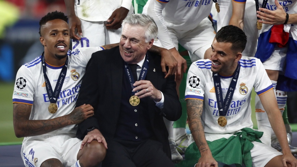 Trener Realu Madryt Carlo Ancelotti po raz piąty poprowadził drużynę w finale Ligi Mistrzów. Fot. PAP/EPA