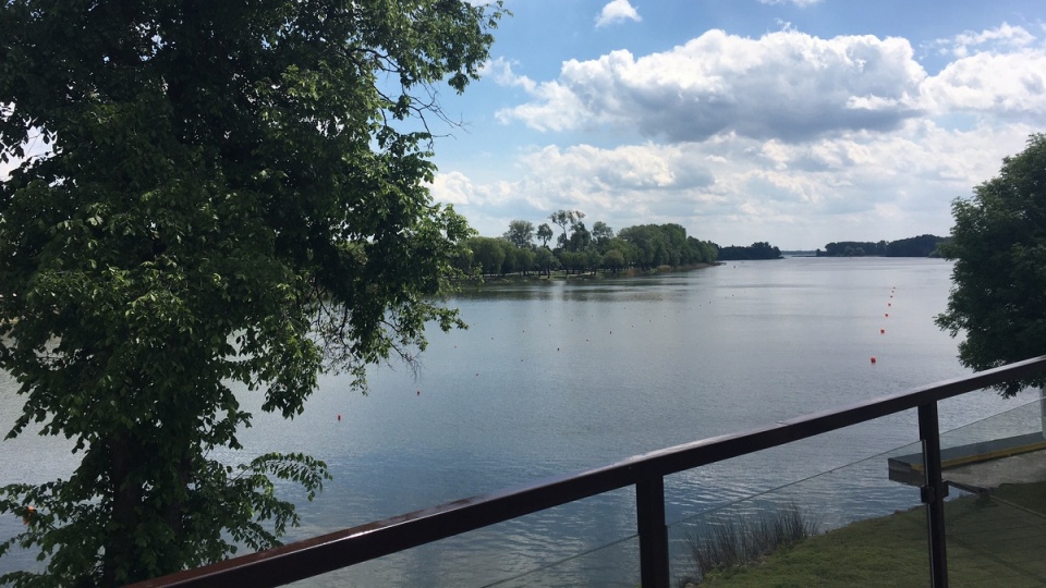 Widok na jezioro Gopło z siedziby Nadgoplańskiego Parku Tysiąclecia/fot. Elżbieta Rupniewska